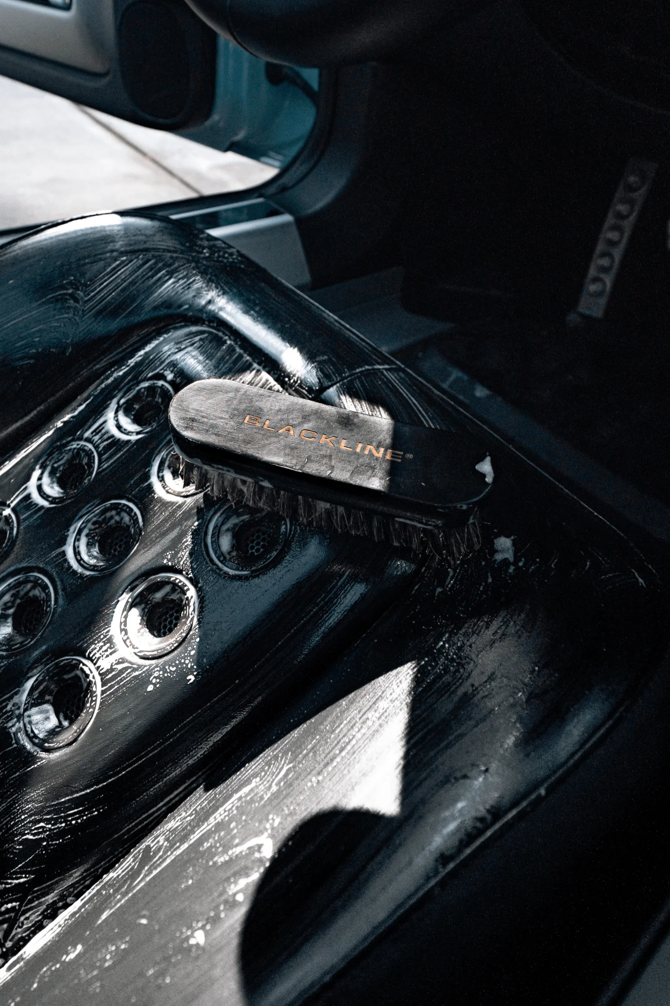 BLACKLINE® Leather Brush - Image 4